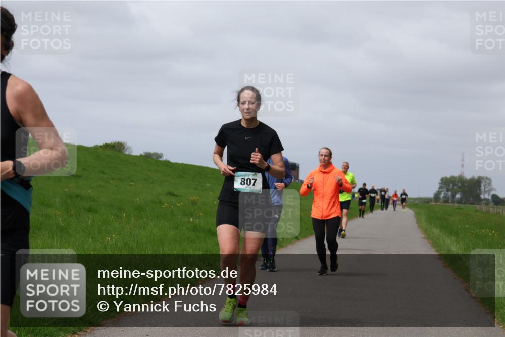 04.05.2025 - 8. Wedeler Halbmarathon Yannick Fuchs http://msf.ph/oto/7825984 04.05.2025 11:55:13 Laufen 807 meine-sportfotos.de