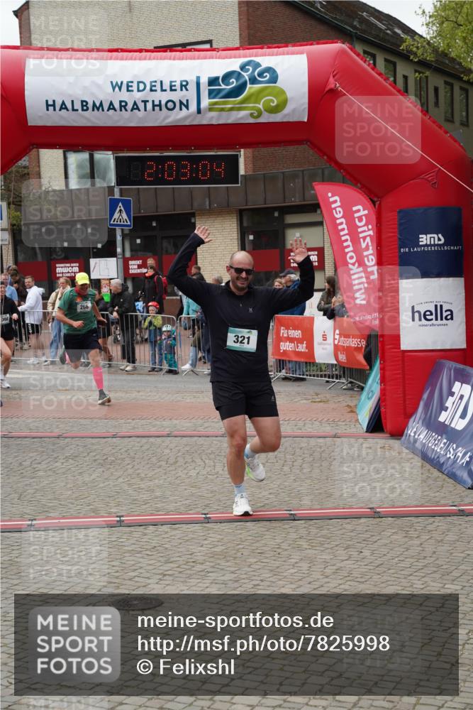 04.05.2025 - 8. Wedeler Halbmarathon Felixshl http://msf.ph/oto/7825998 04.05.2025 12:03:02 Ziel 266, 321, 1098 meine-sportfotos.de