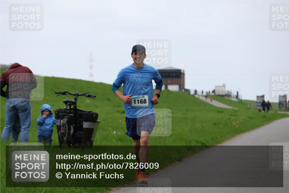 04.05.2025 - 8. Wedeler Halbmarathon Yannick Fuchs http://msf.ph/oto/7826009 04.05.2025 11:13:14 Laufen 1168 meine-sportfotos.de