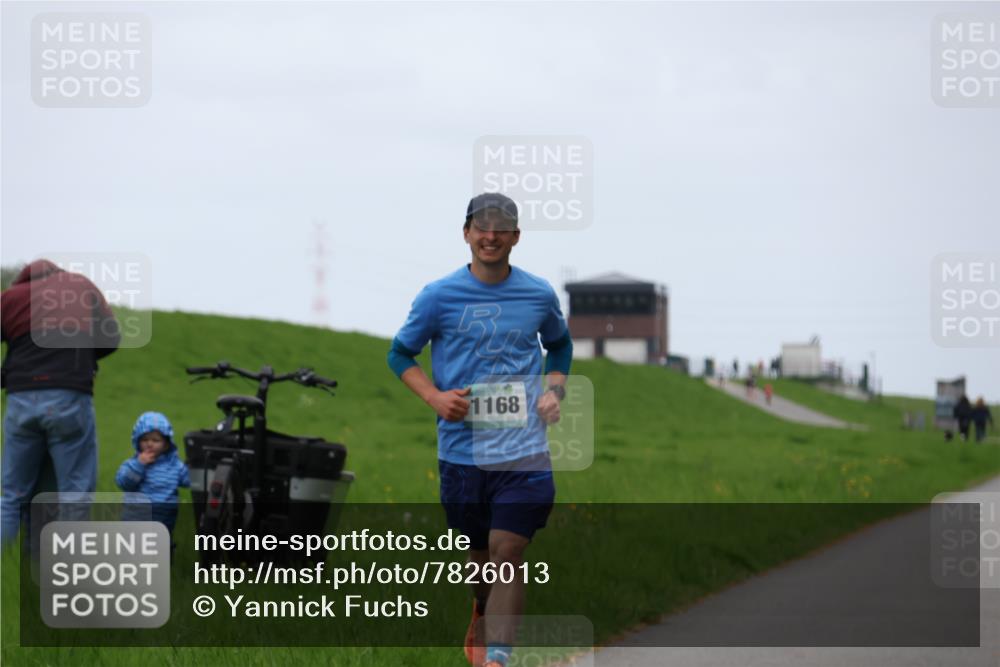 04.05.2025 - 8. Wedeler Halbmarathon Yannick Fuchs http://msf.ph/oto/7826013 04.05.2025 11:13:15 Laufen 1168 meine-sportfotos.de