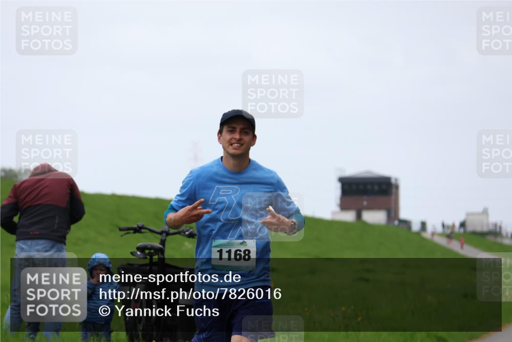 04.05.2025 - 8. Wedeler Halbmarathon Yannick Fuchs http://msf.ph/oto/7826016 04.05.2025 11:13:15 Laufen 1168 meine-sportfotos.de