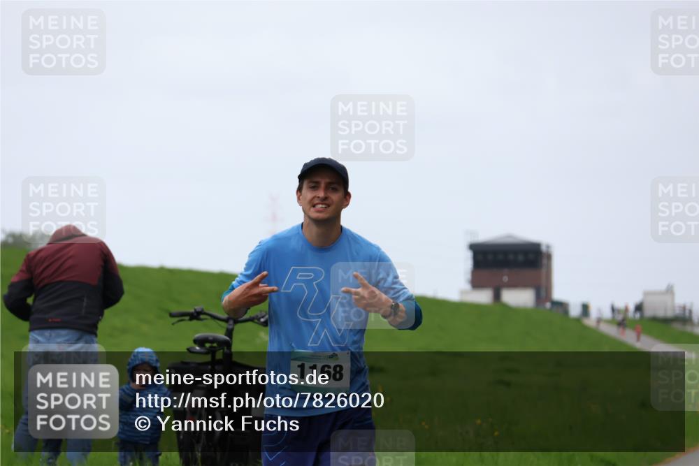 04.05.2025 - 8. Wedeler Halbmarathon Yannick Fuchs http://msf.ph/oto/7826020 04.05.2025 11:13:15 Laufen 1168 meine-sportfotos.de