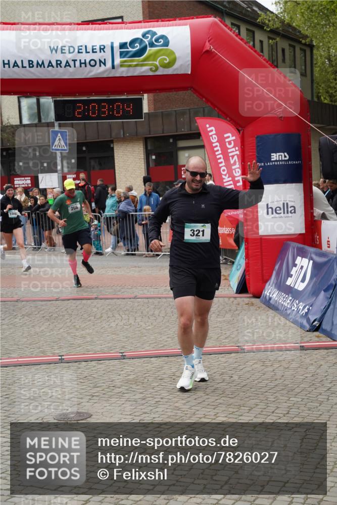 04.05.2025 - 8. Wedeler Halbmarathon Felixshl http://msf.ph/oto/7826027 04.05.2025 12:03:02 Ziel 266, 321, 1098 meine-sportfotos.de