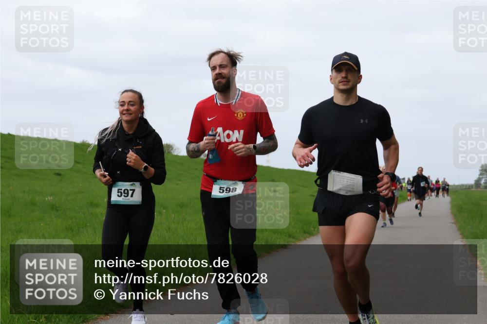 04.05.2025 - 8. Wedeler Halbmarathon Yannick Fuchs http://msf.ph/oto/7826028 04.05.2025 11:33:05 Laufen 597, 598 meine-sportfotos.de