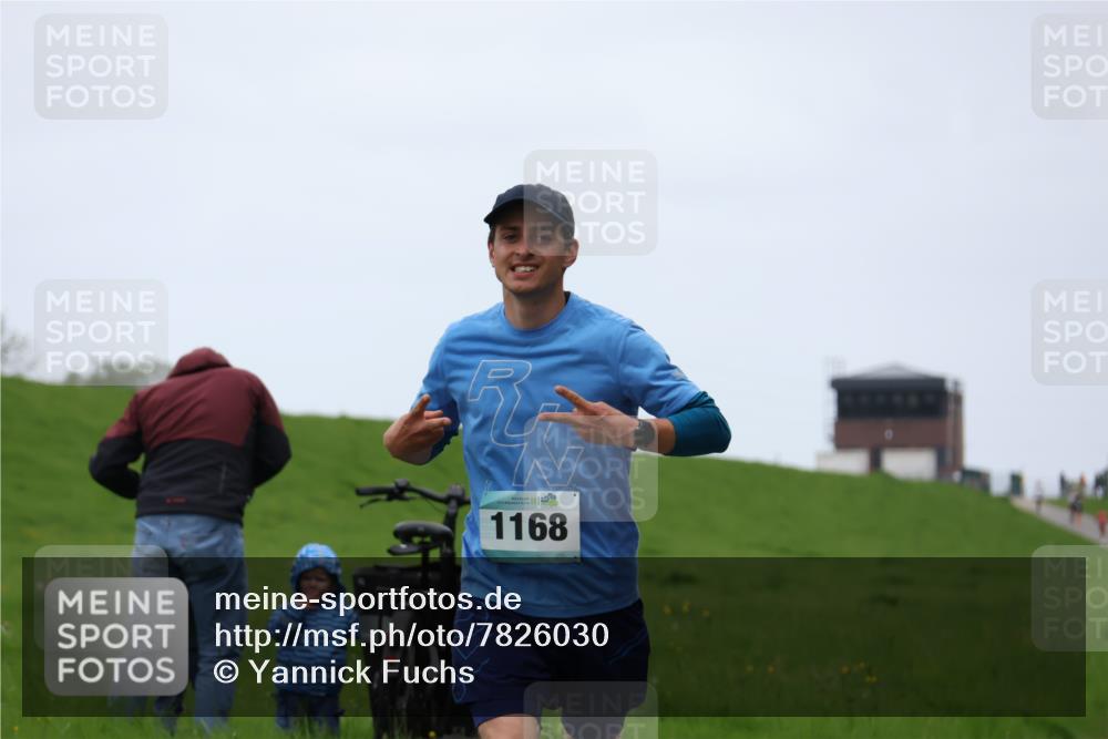 04.05.2025 - 8. Wedeler Halbmarathon Yannick Fuchs http://msf.ph/oto/7826030 04.05.2025 11:13:16 Laufen 1168 meine-sportfotos.de