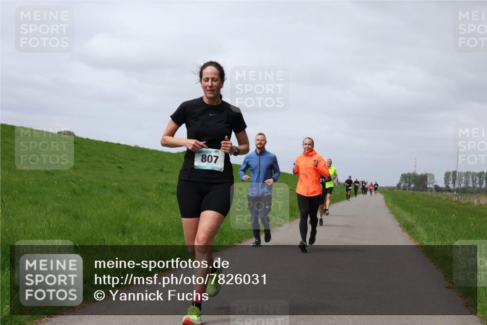 04.05.2025 - 8. Wedeler Halbmarathon Yannick Fuchs http://msf.ph/oto/7826031 04.05.2025 11:55:14 Laufen 807 meine-sportfotos.de