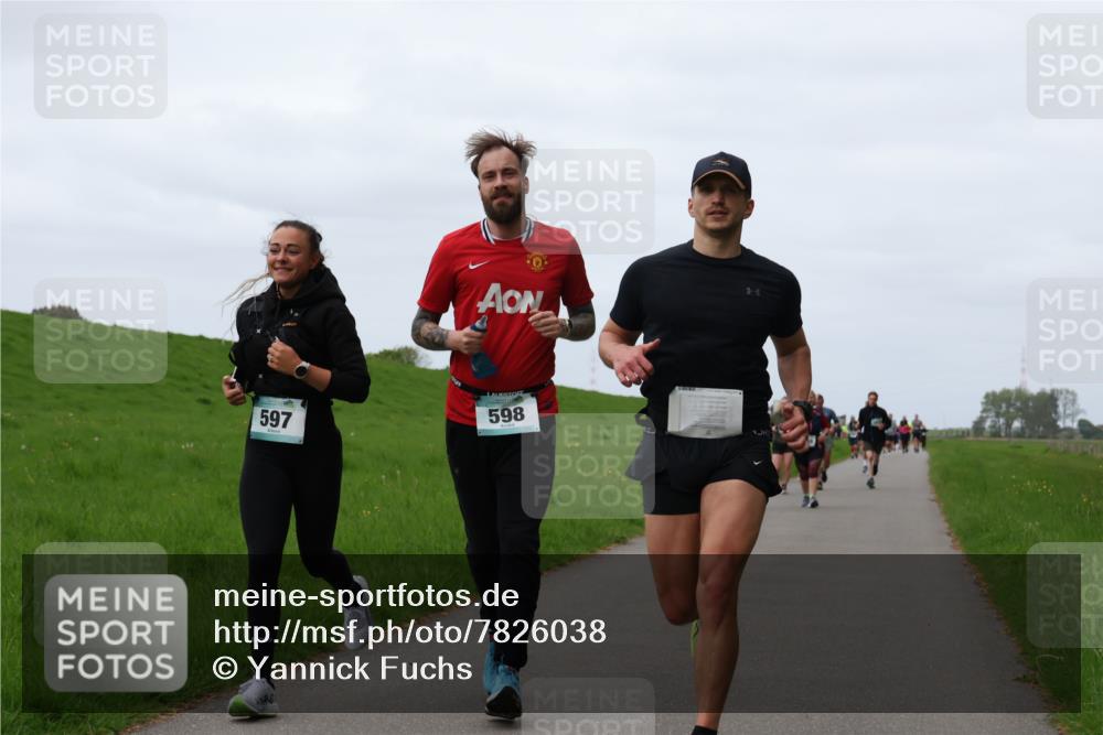 04.05.2025 - 8. Wedeler Halbmarathon Yannick Fuchs http://msf.ph/oto/7826038 04.05.2025 11:33:05 Laufen 597, 598 meine-sportfotos.de