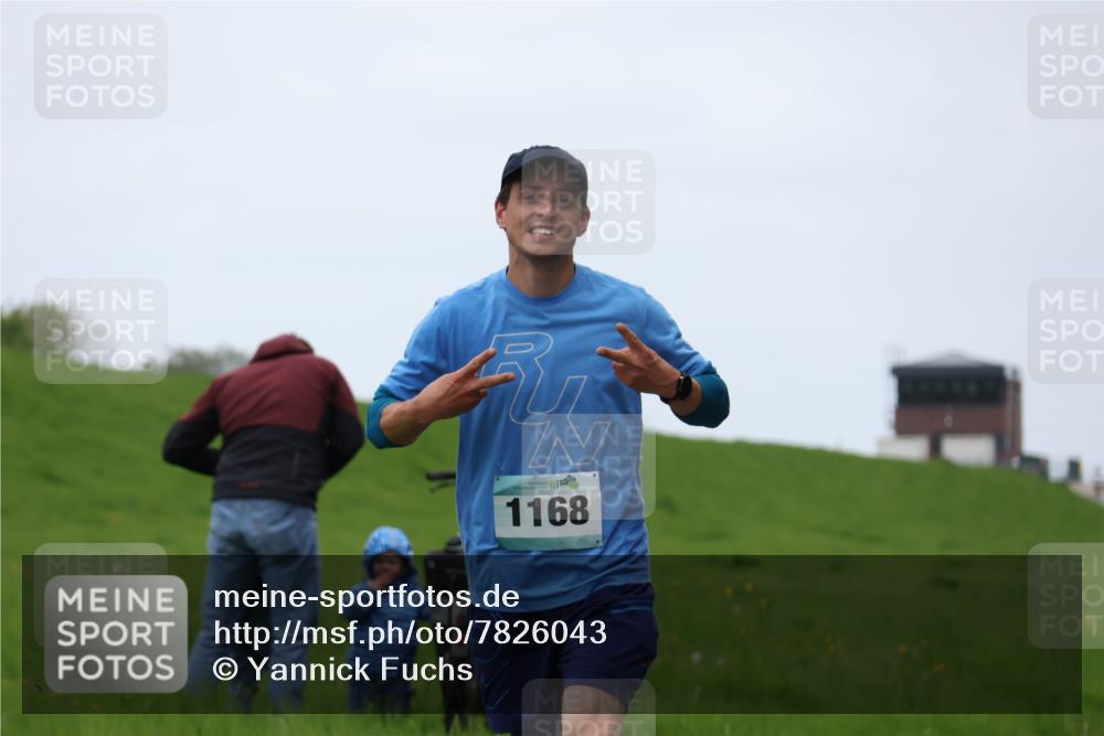 04.05.2025 - 8. Wedeler Halbmarathon Yannick Fuchs http://msf.ph/oto/7826043 04.05.2025 11:13:16 Laufen 1168 meine-sportfotos.de