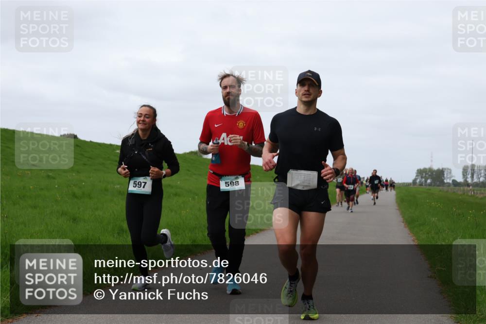 04.05.2025 - 8. Wedeler Halbmarathon Yannick Fuchs http://msf.ph/oto/7826046 04.05.2025 11:33:05 Laufen 597, 598 meine-sportfotos.de