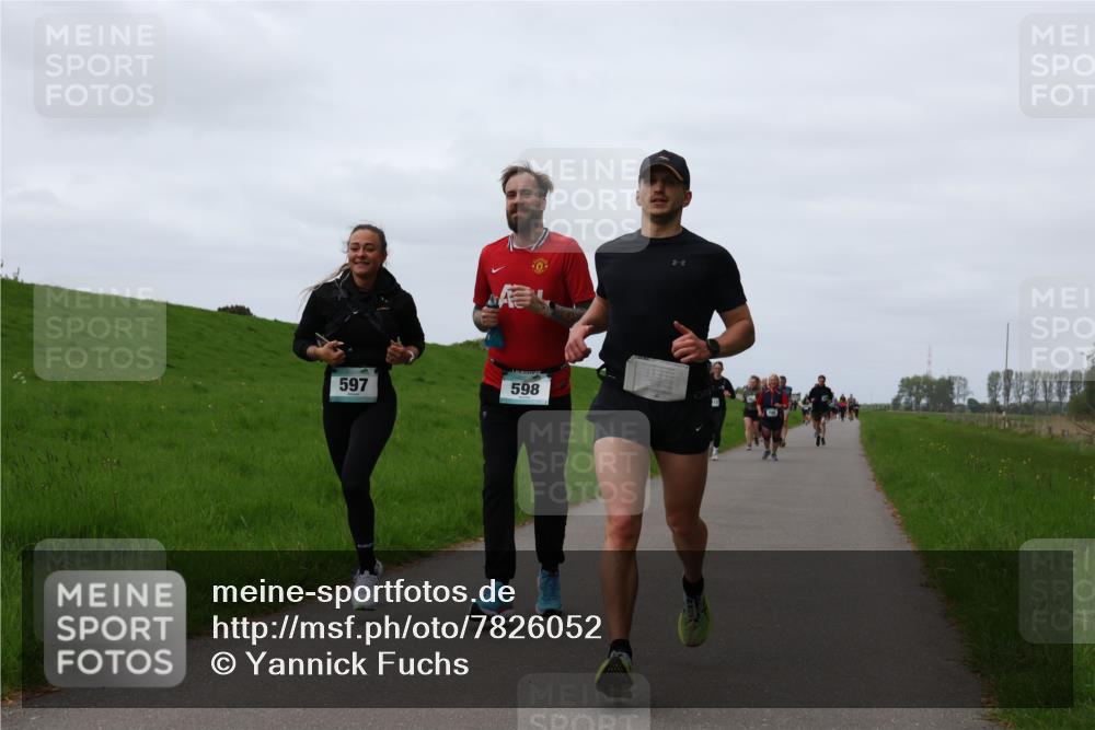 04.05.2025 - 8. Wedeler Halbmarathon Yannick Fuchs http://msf.ph/oto/7826052 04.05.2025 11:33:05 Laufen 597, 598 meine-sportfotos.de
