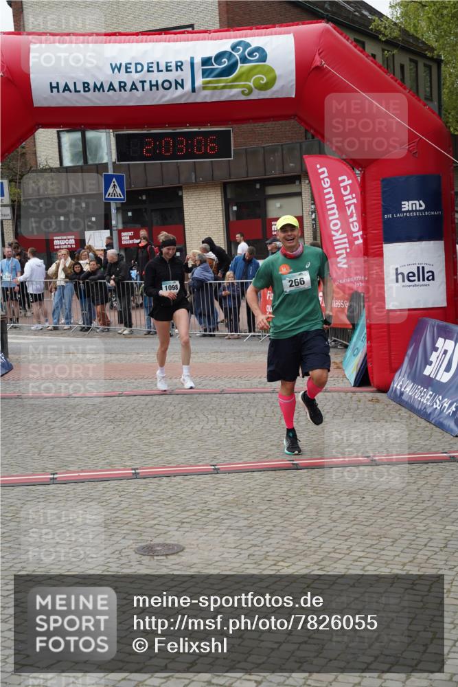 04.05.2025 - 8. Wedeler Halbmarathon Felixshl http://msf.ph/oto/7826055 04.05.2025 12:03:04 Ziel 266, 321, 1098 meine-sportfotos.de