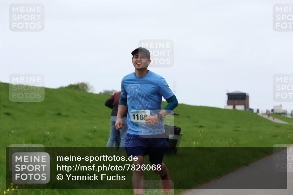 04.05.2025 - 8. Wedeler Halbmarathon Yannick Fuchs http://msf.ph/oto/7826068 04.05.2025 11:13:16 Laufen 1169 meine-sportfotos.de