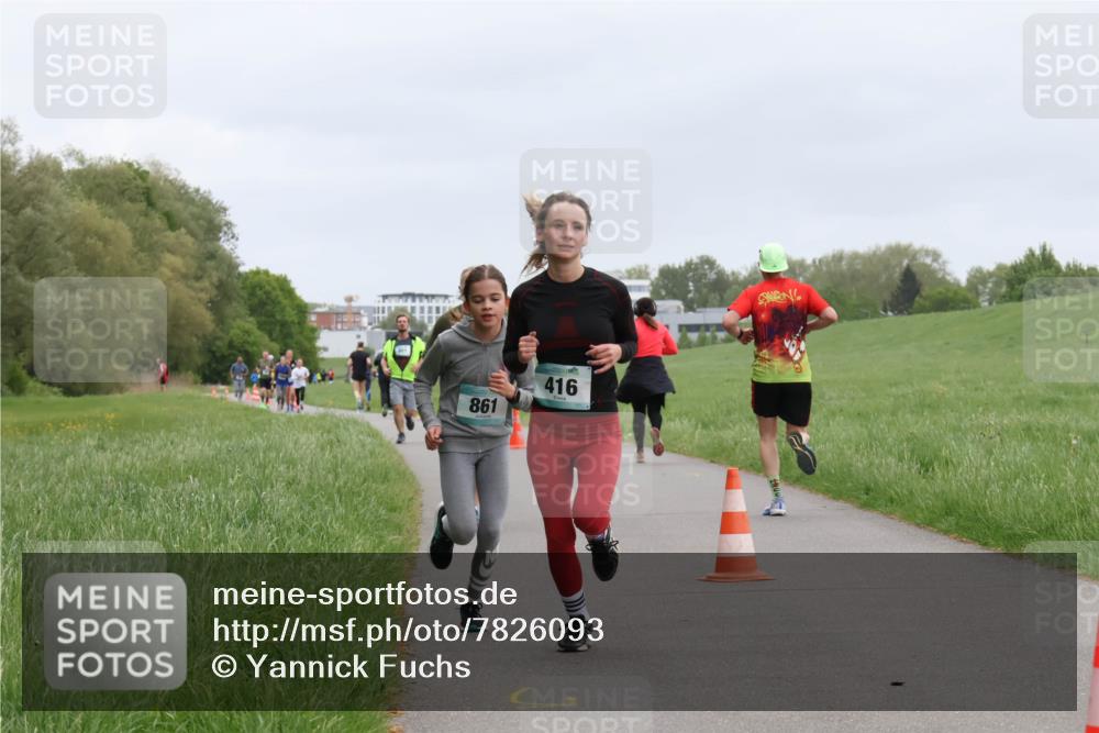 04.05.2025 - 8. Wedeler Halbmarathon Yannick Fuchs http://msf.ph/oto/7826093 04.05.2025 11:13:21 Laufen 861, 416 meine-sportfotos.de
