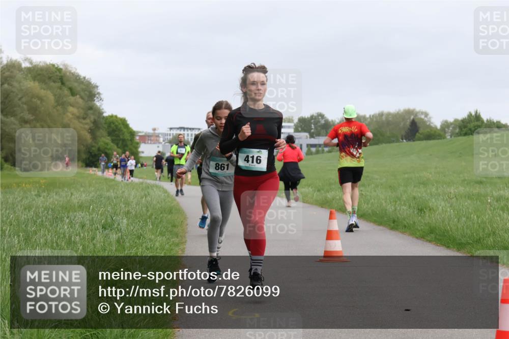 04.05.2025 - 8. Wedeler Halbmarathon Yannick Fuchs http://msf.ph/oto/7826099 04.05.2025 11:13:21 Laufen 861, 416 meine-sportfotos.de