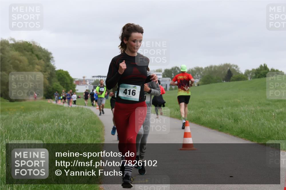 04.05.2025 - 8. Wedeler Halbmarathon Yannick Fuchs http://msf.ph/oto/7826102 04.05.2025 11:13:22 Laufen 416 meine-sportfotos.de