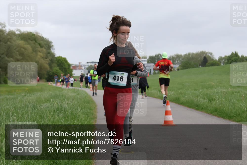 04.05.2025 - 8. Wedeler Halbmarathon Yannick Fuchs http://msf.ph/oto/7826104 04.05.2025 11:13:22 Laufen 416, 1 meine-sportfotos.de