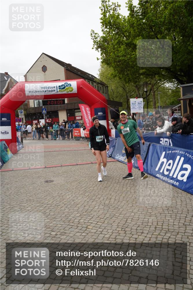 04.05.2025 - 8. Wedeler Halbmarathon Felixshl http://msf.ph/oto/7826146 04.05.2025 12:03:07 Ziel 266, 321, 1098 meine-sportfotos.de