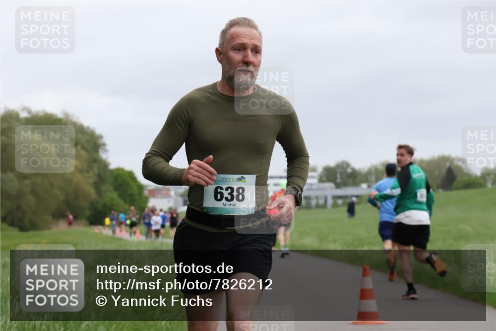 04.05.2025 - 8. Wedeler Halbmarathon Yannick Fuchs http://msf.ph/oto/7826212 04.05.2025 11:13:26 Laufen 638 meine-sportfotos.de