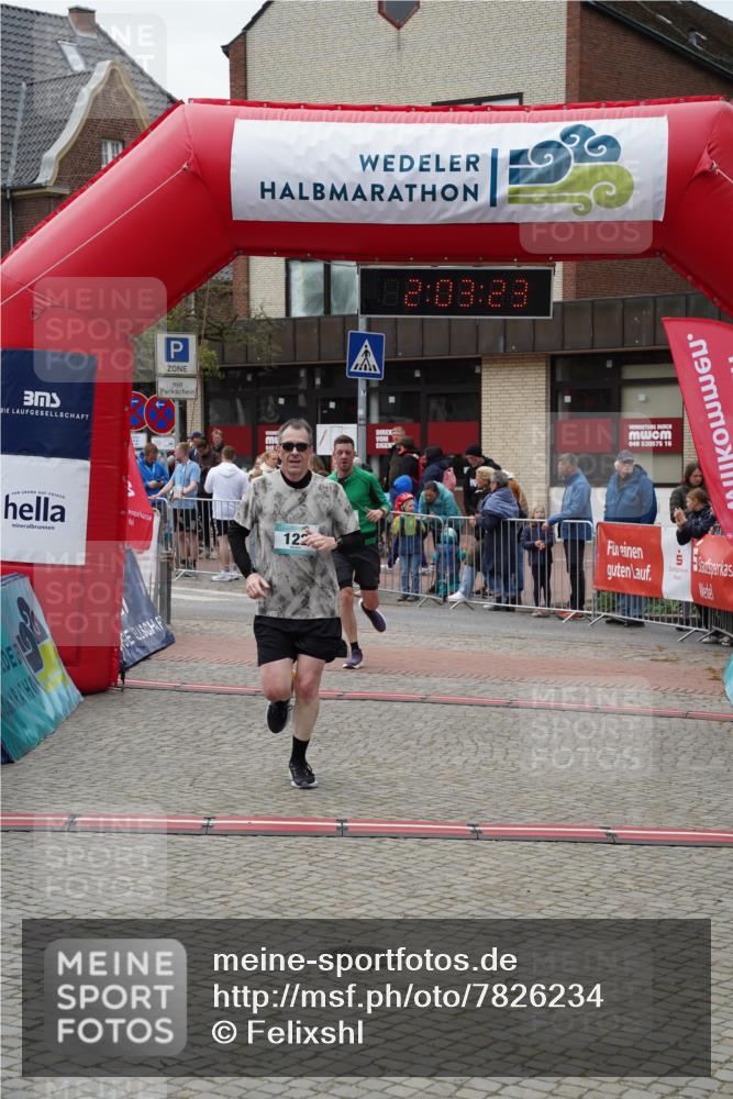 04.05.2025 - 8. Wedeler Halbmarathon Felixshl http://msf.ph/oto/7826234 04.05.2025 12:03:21 Ziel 122, 673 meine-sportfotos.de