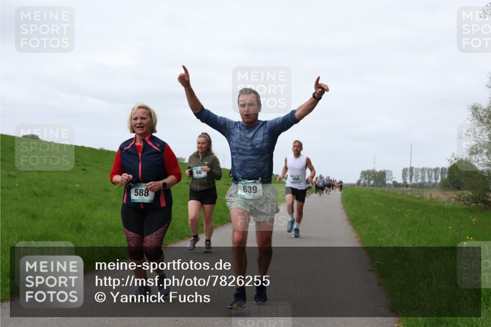 04.05.2025 - 8. Wedeler Halbmarathon Yannick Fuchs http://msf.ph/oto/7826255 04.05.2025 11:33:15 Laufen 588, 66, 639, 558 meine-sportfotos.de