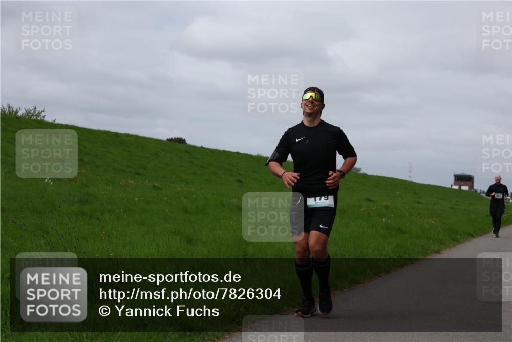 04.05.2025 - 8. Wedeler Halbmarathon Yannick Fuchs http://msf.ph/oto/7826304 04.05.2025 11:55:33 Laufen 179 meine-sportfotos.de