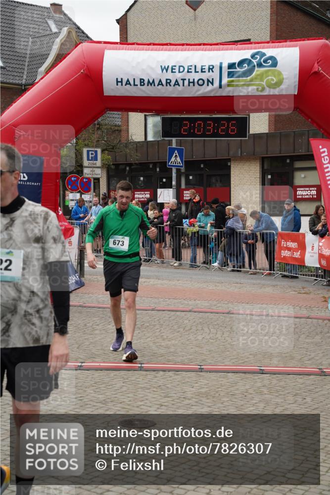 04.05.2025 - 8. Wedeler Halbmarathon Felixshl http://msf.ph/oto/7826307 04.05.2025 12:03:24 Ziel 122, 673 meine-sportfotos.de