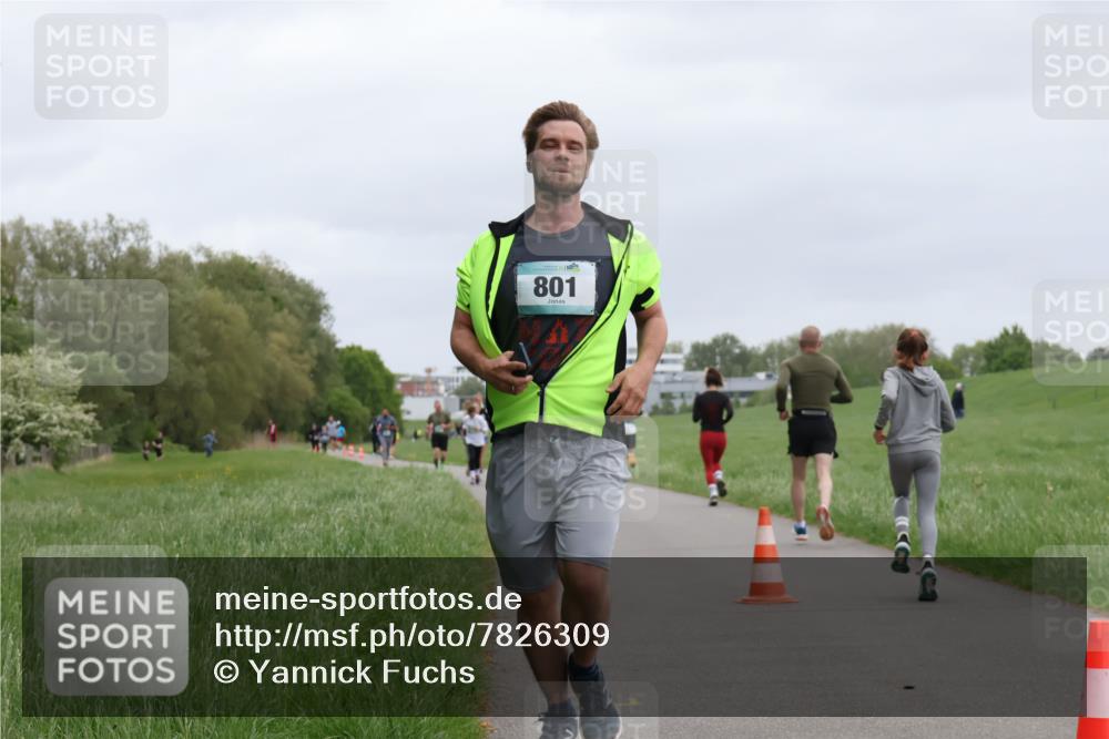 04.05.2025 - 8. Wedeler Halbmarathon Yannick Fuchs http://msf.ph/oto/7826309 04.05.2025 11:13:34 Laufen 801 meine-sportfotos.de