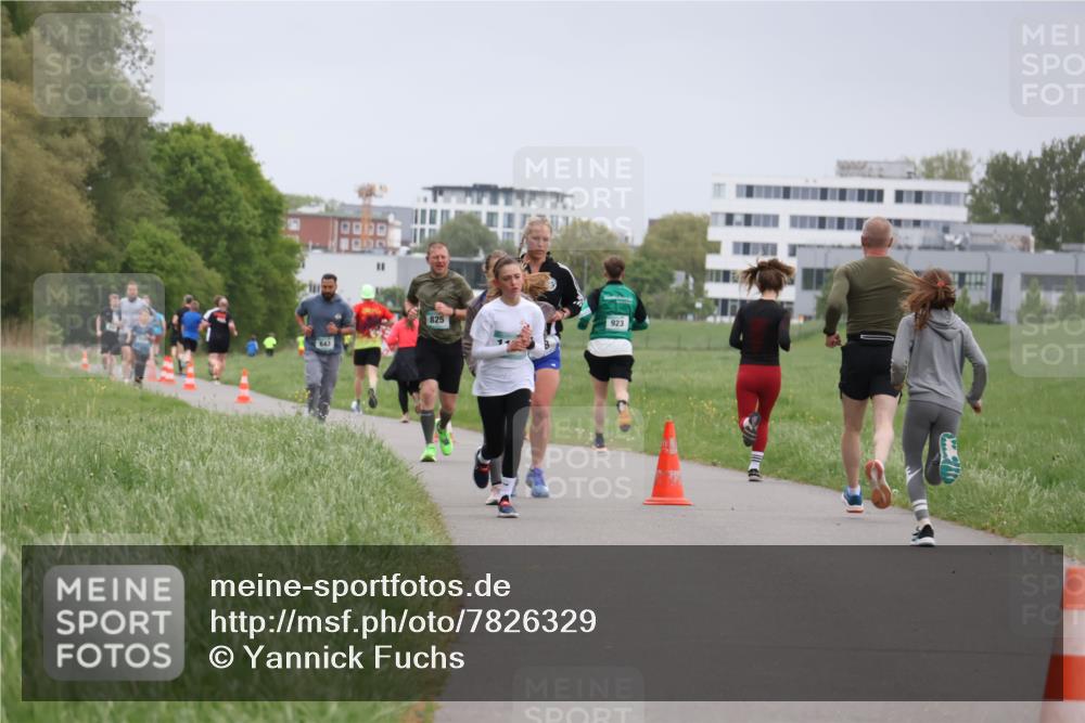 04.05.2025 - 8. Wedeler Halbmarathon Yannick Fuchs http://msf.ph/oto/7826329 04.05.2025 11:13:39 Laufen  meine-sportfotos.de