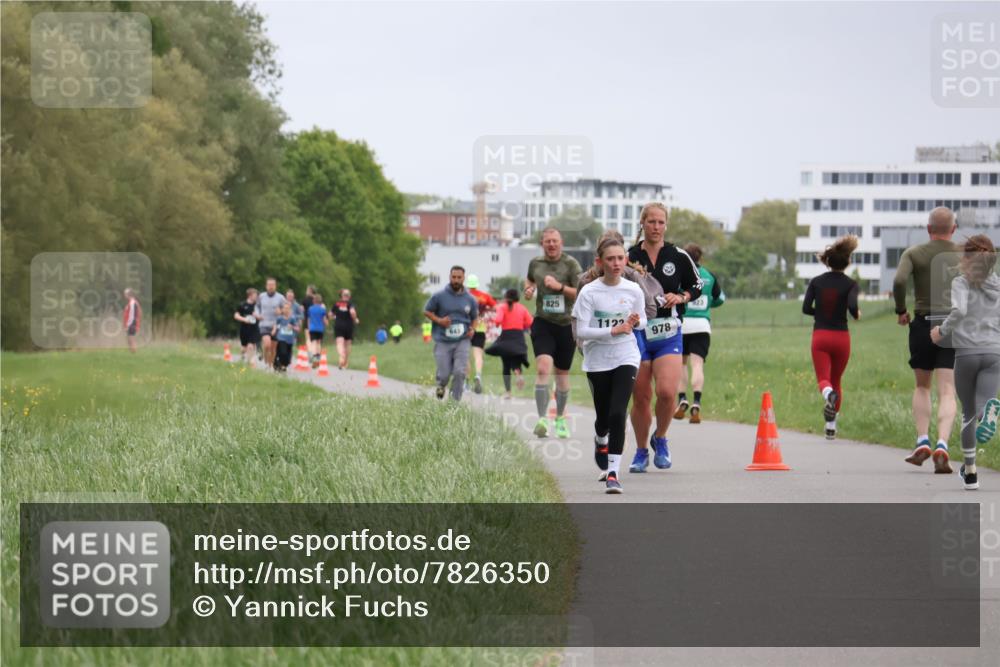 04.05.2025 - 8. Wedeler Halbmarathon Yannick Fuchs http://msf.ph/oto/7826350 04.05.2025 11:13:40 Laufen 825, 1122, 978 meine-sportfotos.de