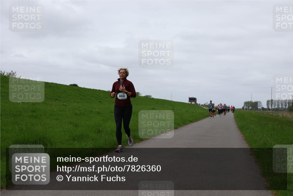 04.05.2025 - 8. Wedeler Halbmarathon Yannick Fuchs http://msf.ph/oto/7826360 04.05.2025 11:33:20 Laufen 668 meine-sportfotos.de