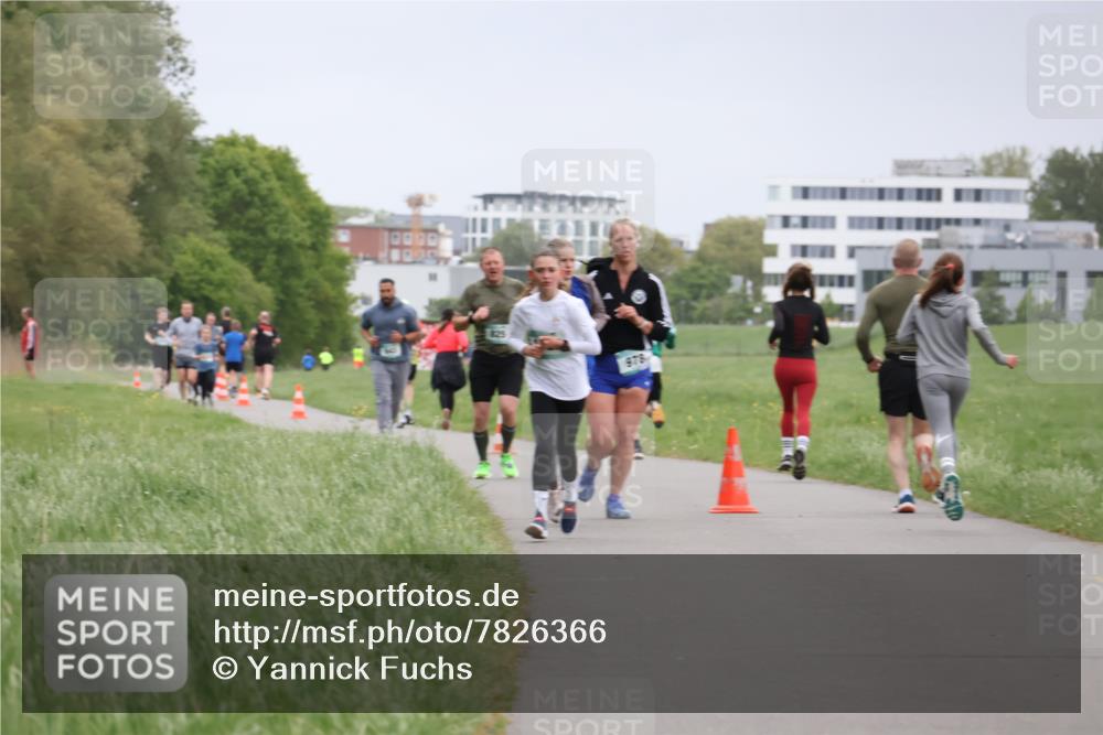 04.05.2025 - 8. Wedeler Halbmarathon Yannick Fuchs http://msf.ph/oto/7826366 04.05.2025 11:13:40 Laufen 825, 978 meine-sportfotos.de