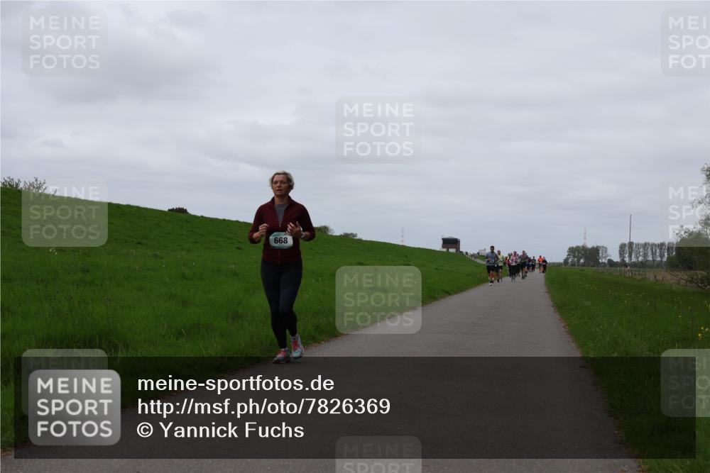 04.05.2025 - 8. Wedeler Halbmarathon Yannick Fuchs http://msf.ph/oto/7826369 04.05.2025 11:33:20 Laufen 668 meine-sportfotos.de