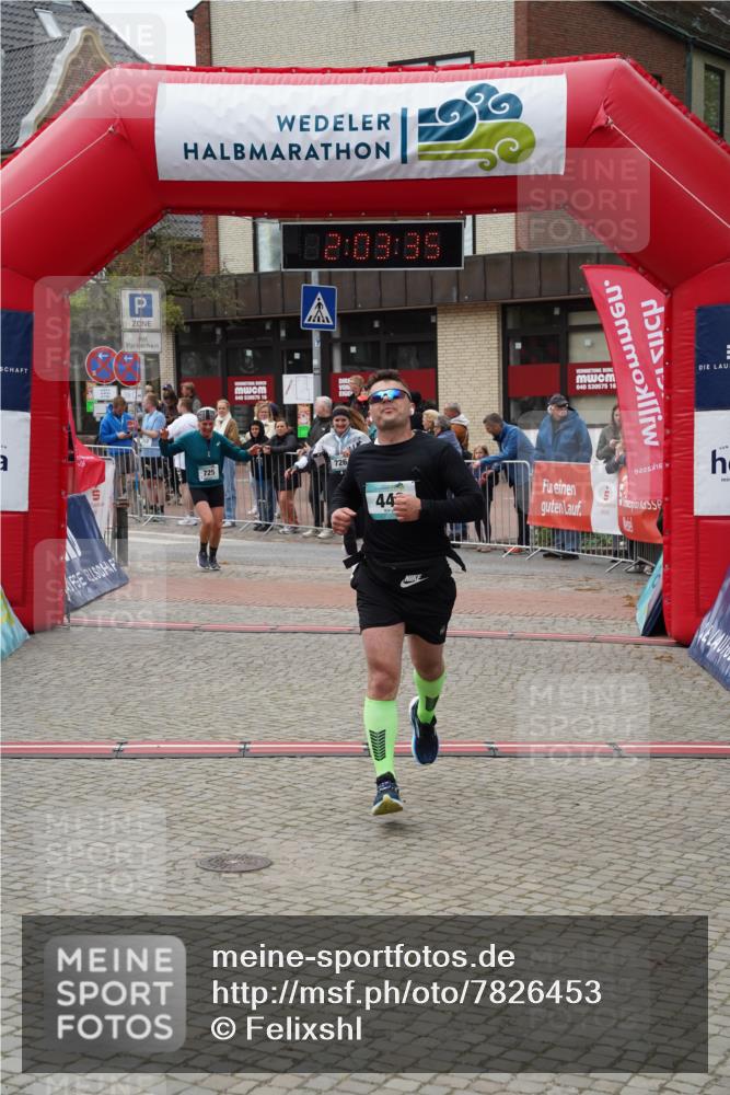 04.05.2025 - 8. Wedeler Halbmarathon Felixshl http://msf.ph/oto/7826453 04.05.2025 12:03:33 Ziel 449, 725 meine-sportfotos.de