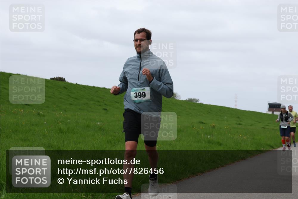 04.05.2025 - 8. Wedeler Halbmarathon Yannick Fuchs http://msf.ph/oto/7826456 04.05.2025 11:33:30 Laufen 399, 376 meine-sportfotos.de