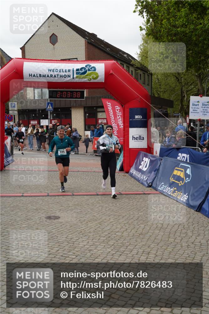 04.05.2025 - 8. Wedeler Halbmarathon Felixshl http://msf.ph/oto/7826483 04.05.2025 12:03:36 Ziel 449, 725, 733, 734 meine-sportfotos.de