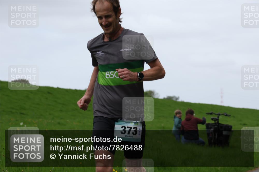 04.05.2025 - 8. Wedeler Halbmarathon Yannick Fuchs http://msf.ph/oto/7826488 04.05.2025 11:13:47 Laufen 373 meine-sportfotos.de
