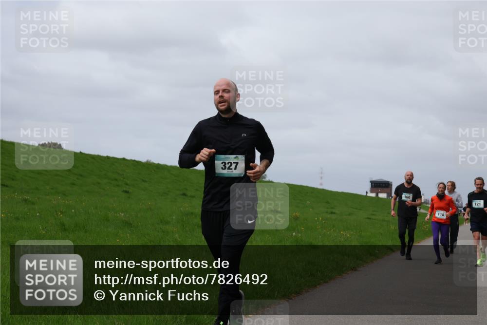 04.05.2025 - 8. Wedeler Halbmarathon Yannick Fuchs http://msf.ph/oto/7826492 04.05.2025 11:55:41 Laufen 327, 160, 118, 121 meine-sportfotos.de