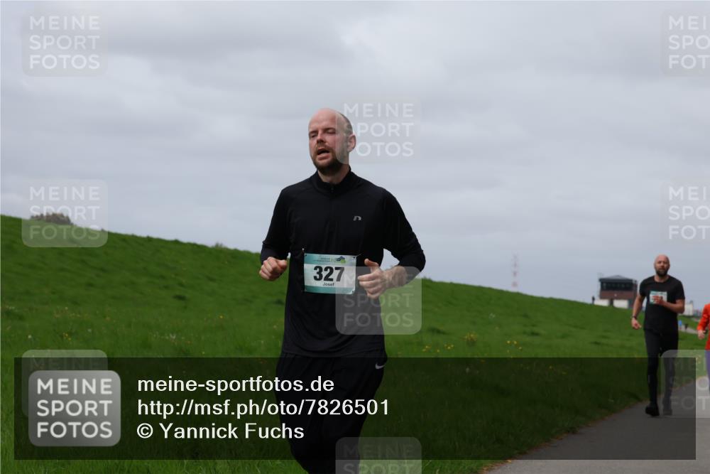 04.05.2025 - 8. Wedeler Halbmarathon Yannick Fuchs http://msf.ph/oto/7826501 04.05.2025 11:55:41 Laufen 327 meine-sportfotos.de