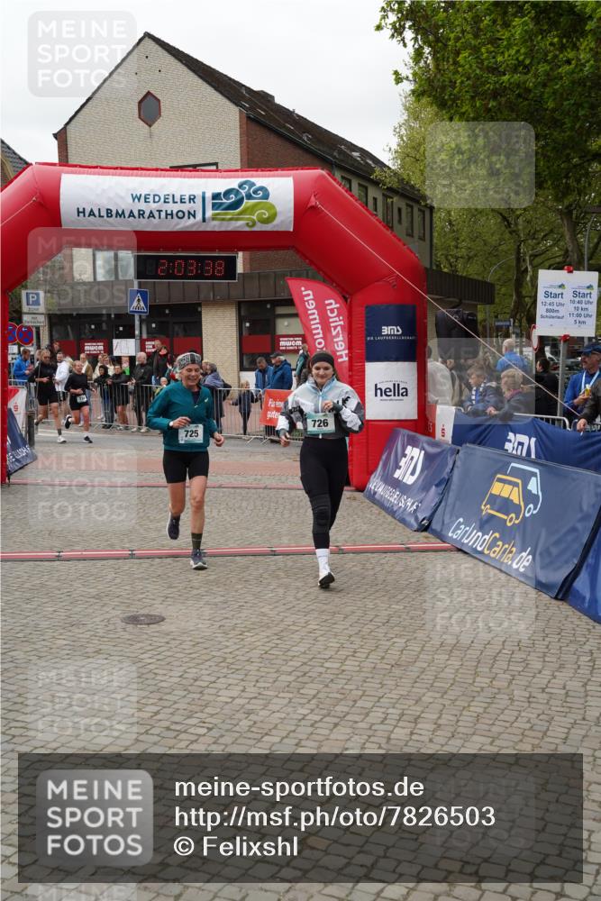 04.05.2025 - 8. Wedeler Halbmarathon Felixshl http://msf.ph/oto/7826503 04.05.2025 12:03:36 Ziel 449, 725, 733, 734 meine-sportfotos.de