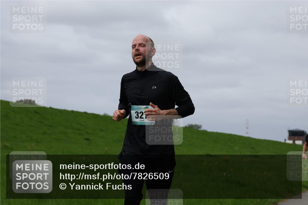 04.05.2025 - 8. Wedeler Halbmarathon Yannick Fuchs http://msf.ph/oto/7826509 04.05.2025 11:55:41 Laufen 327 meine-sportfotos.de
