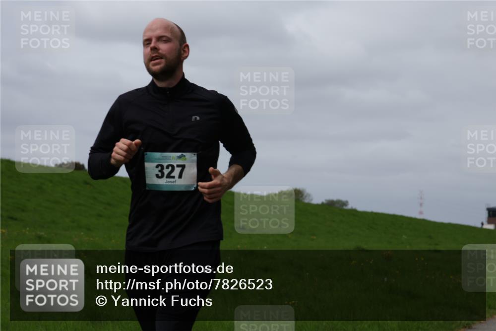 04.05.2025 - 8. Wedeler Halbmarathon Yannick Fuchs http://msf.ph/oto/7826523 04.05.2025 11:55:41 Laufen 327 meine-sportfotos.de