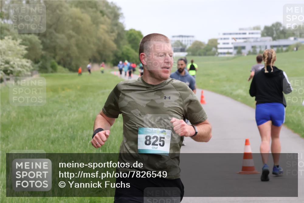 04.05.2025 - 8. Wedeler Halbmarathon Yannick Fuchs http://msf.ph/oto/7826549 04.05.2025 11:13:57 Laufen 825 meine-sportfotos.de