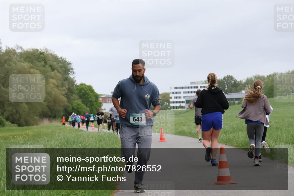 04.05.2025 - 8. Wedeler Halbmarathon Yannick Fuchs http://msf.ph/oto/7826552 04.05.2025 11:13:59 Laufen 643 meine-sportfotos.de