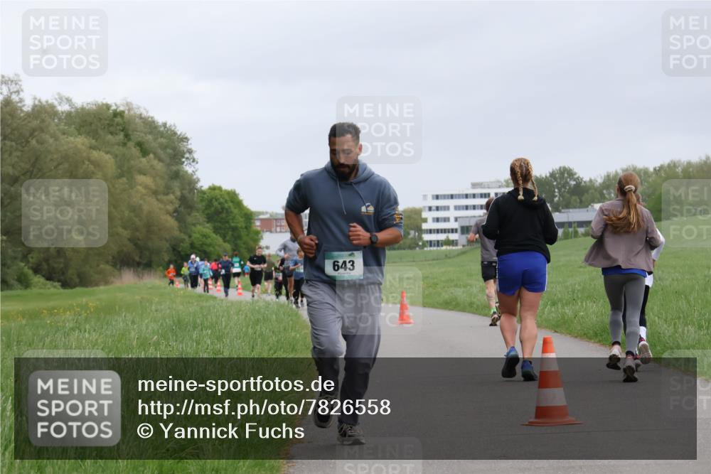 04.05.2025 - 8. Wedeler Halbmarathon Yannick Fuchs http://msf.ph/oto/7826558 04.05.2025 11:13:59 Laufen 643 meine-sportfotos.de