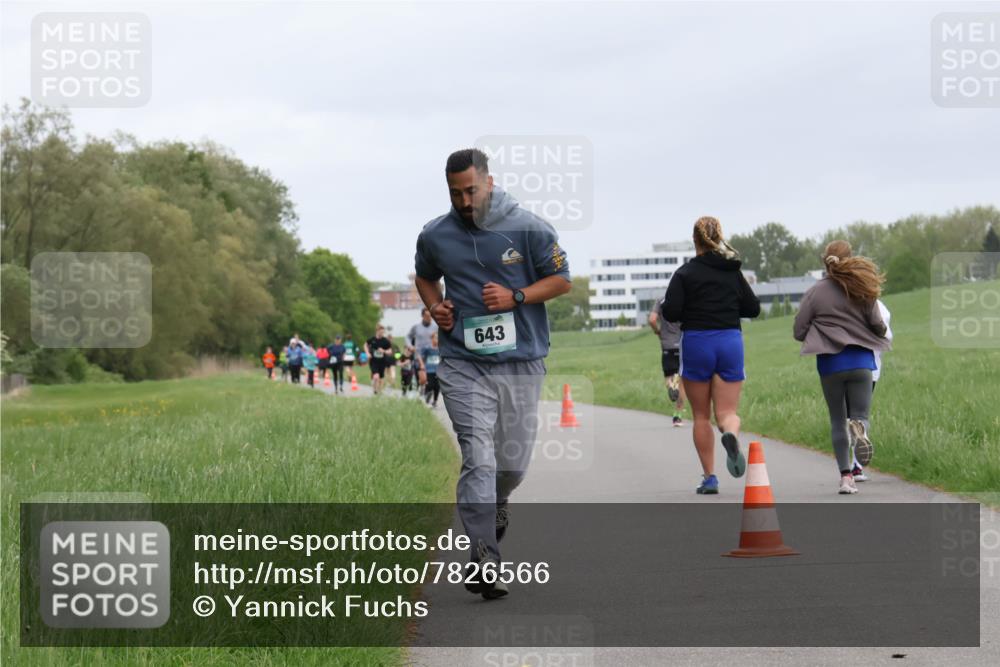 04.05.2025 - 8. Wedeler Halbmarathon Yannick Fuchs http://msf.ph/oto/7826566 04.05.2025 11:13:59 Laufen 643 meine-sportfotos.de