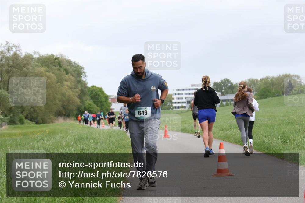 04.05.2025 - 8. Wedeler Halbmarathon Yannick Fuchs http://msf.ph/oto/7826576 04.05.2025 11:13:59 Laufen 643 meine-sportfotos.de