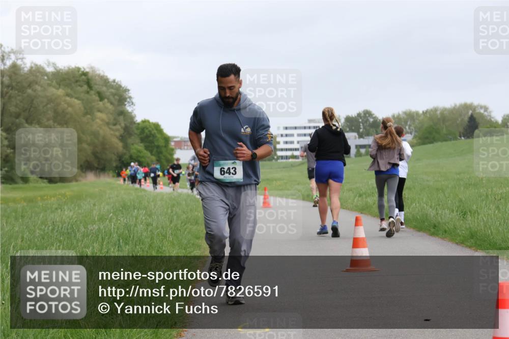 04.05.2025 - 8. Wedeler Halbmarathon Yannick Fuchs http://msf.ph/oto/7826591 04.05.2025 11:14:00 Laufen 643 meine-sportfotos.de