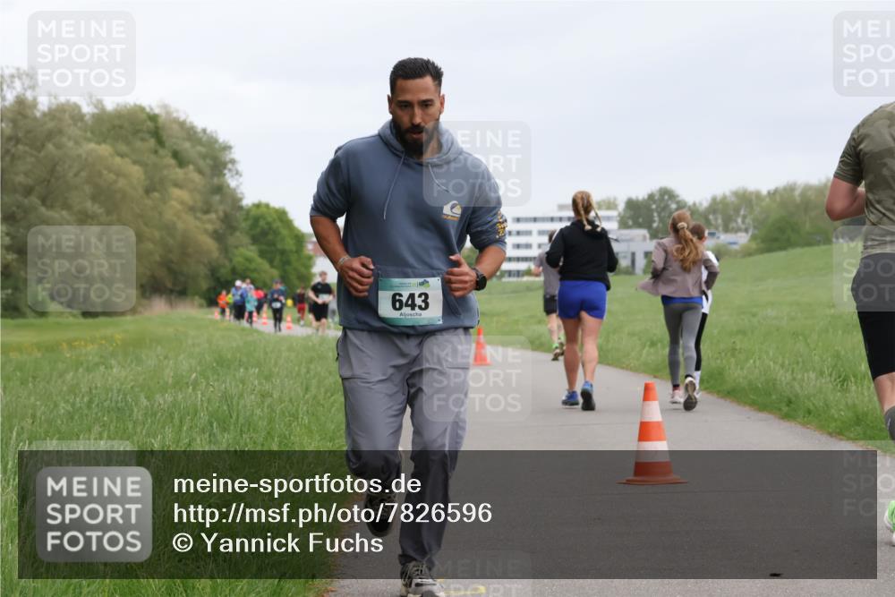 04.05.2025 - 8. Wedeler Halbmarathon Yannick Fuchs http://msf.ph/oto/7826596 04.05.2025 11:14:00 Laufen 643 meine-sportfotos.de
