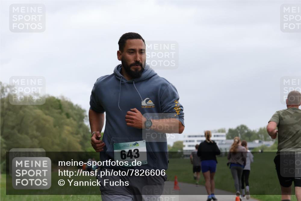 04.05.2025 - 8. Wedeler Halbmarathon Yannick Fuchs http://msf.ph/oto/7826606 04.05.2025 11:14:01 Laufen 859, 643 meine-sportfotos.de