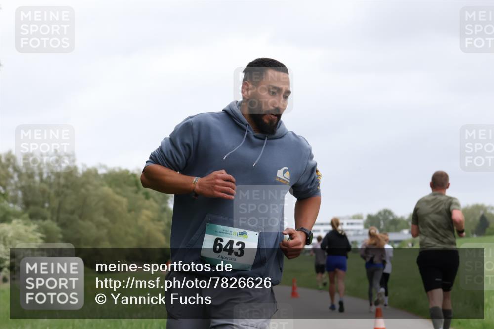 04.05.2025 - 8. Wedeler Halbmarathon Yannick Fuchs http://msf.ph/oto/7826626 04.05.2025 11:14:02 Laufen 643 meine-sportfotos.de